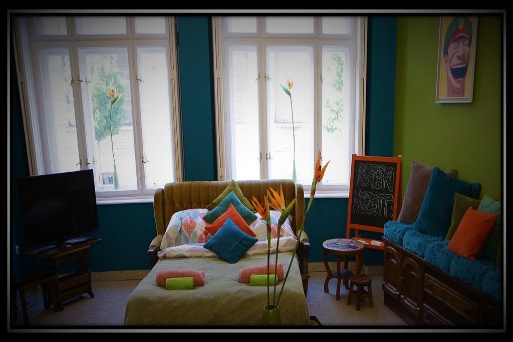 Happy Colours In Old Town Apartment Kecskemet Luaran gambar