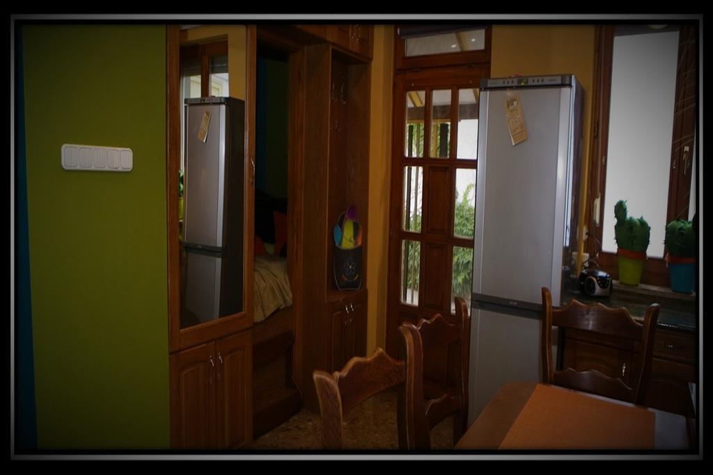 Happy Colours In Old Town Apartment Kecskemet Luaran gambar