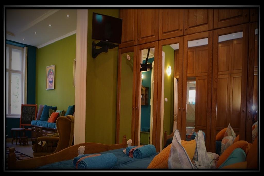 Happy Colours In Old Town Apartment Kecskemet Luaran gambar