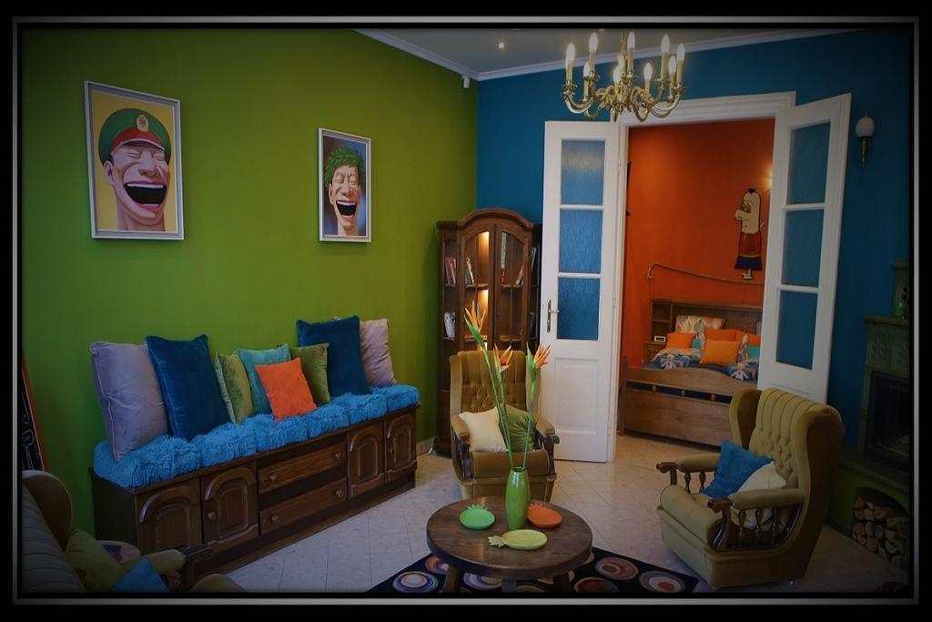 Happy Colours In Old Town Apartment Kecskemet Luaran gambar