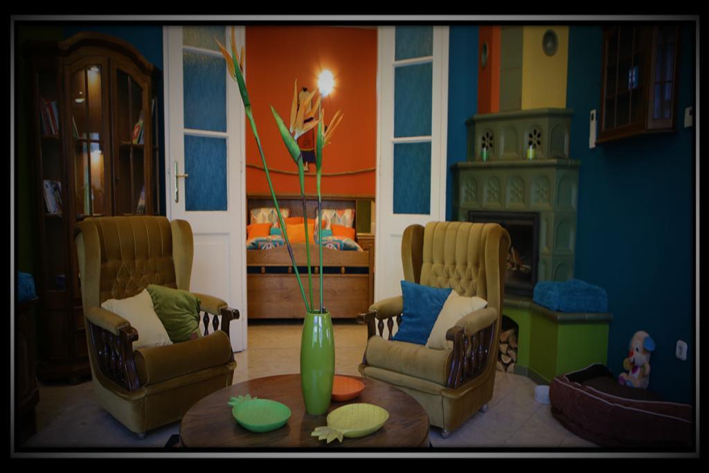 Happy Colours In Old Town Apartment Kecskemet Luaran gambar