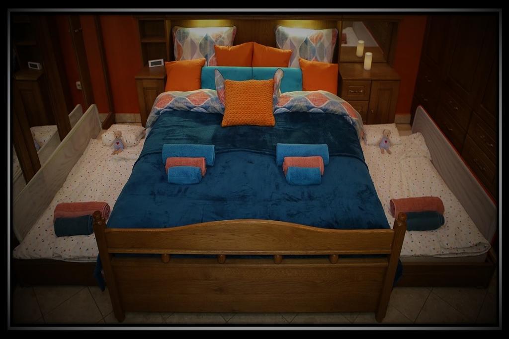 Happy Colours In Old Town Apartment Kecskemet Luaran gambar