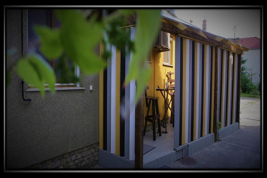 Happy Colours In Old Town Apartment Kecskemet Luaran gambar